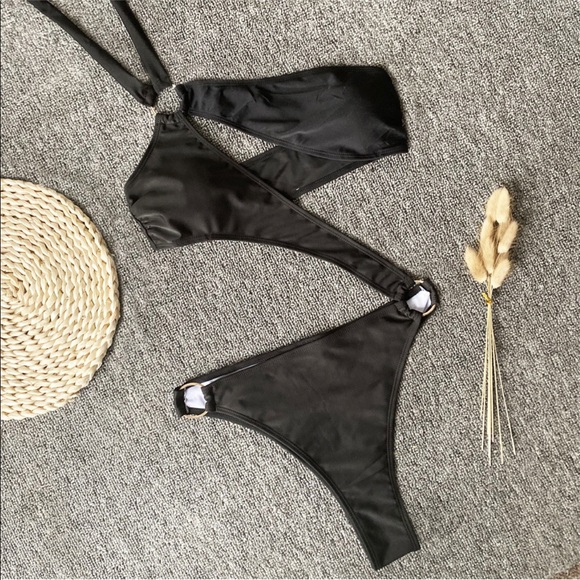 Black cut up monokini - Picture 4 of 4